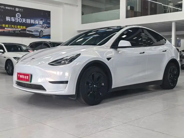 Фотография автомобиля — Tesla Model Y