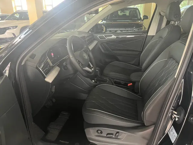 Volkswagen Tiguan L — Фото автомобиля 10