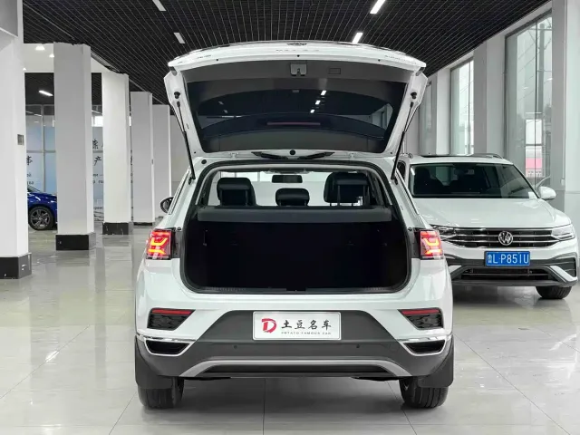 Volkswagen T-Roc — Фото автомобиля 16