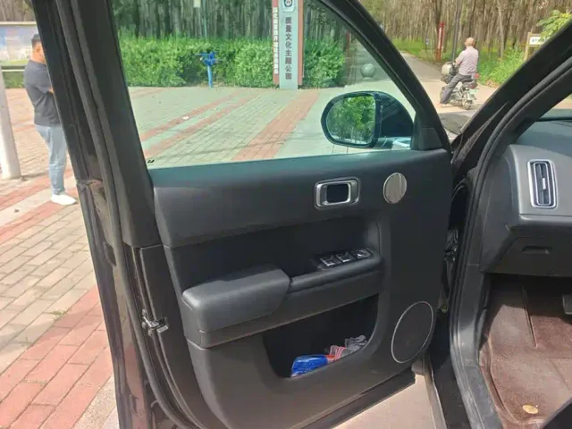 Li Auto L8 — Фото автомобиля 7