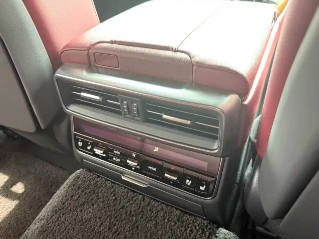 Lexus LX — Фото автомобиля 12