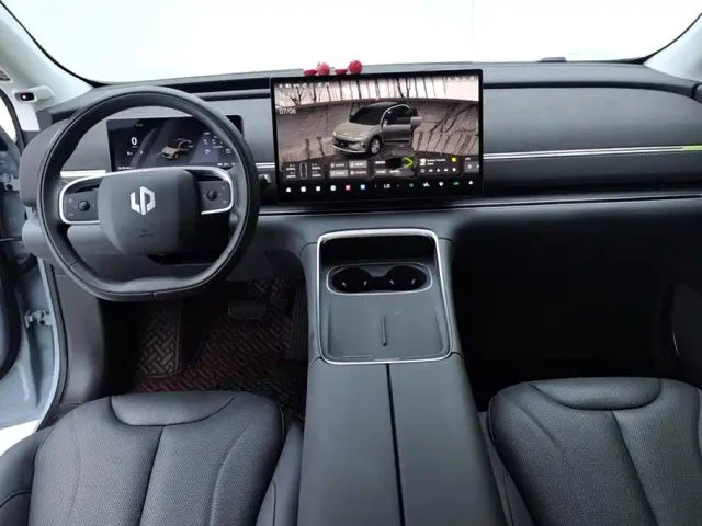 Leapmotor C11 — Фото автомобиля 12