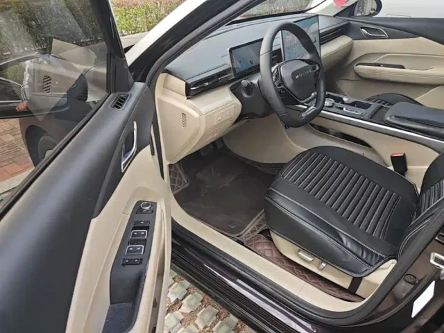 Wuling Starlight — Фото автомобиля 15