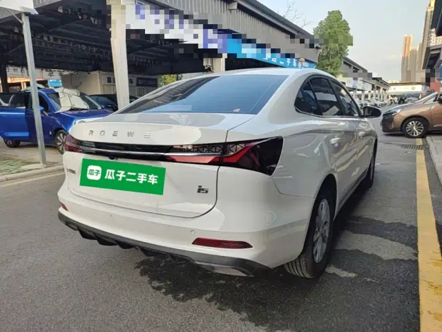 Roewe i5 — Фото автомобиля 6