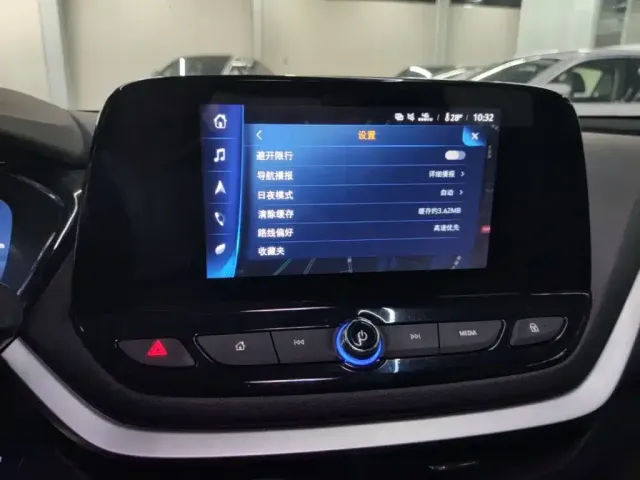 Chevrolet Menlo — Фото автомобиля 8