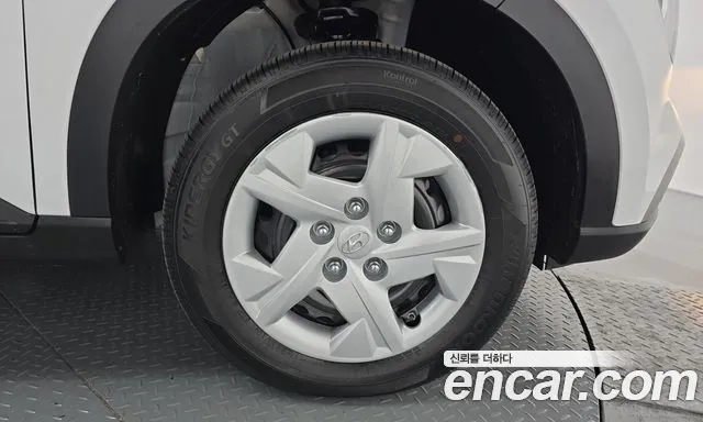Hyundai Venue — Фото автомобиля 6