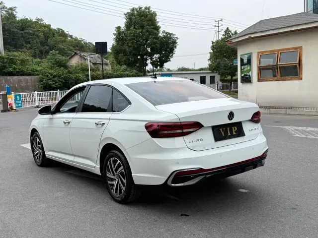 Volkswagen Lavida — Фото автомобиля 4