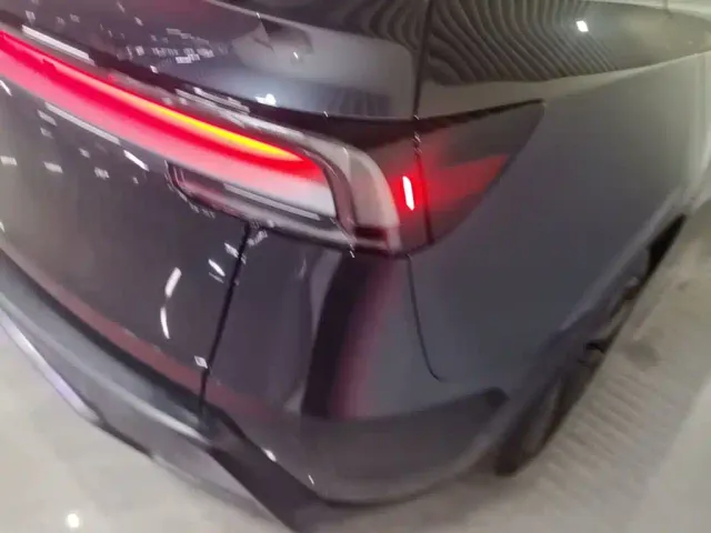 Tesla Model Y — Фото автомобиля 7