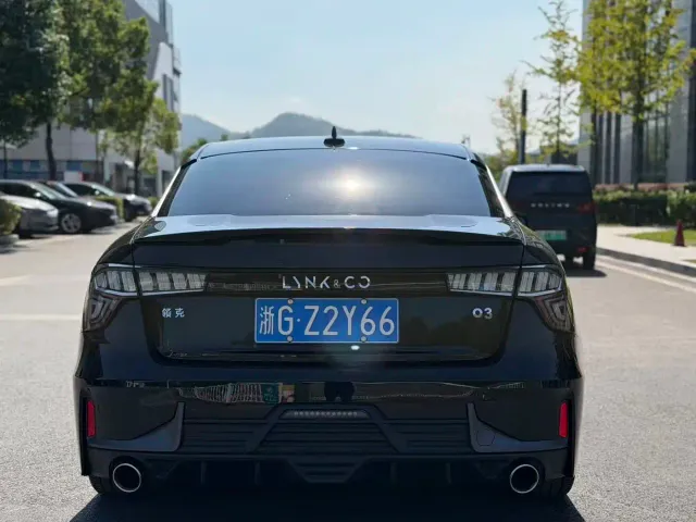 Lynk & Co 03 — Фото автомобиля 15