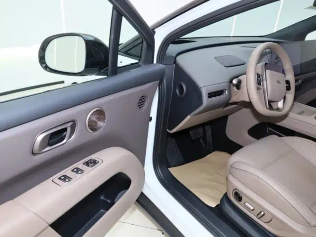 Li Auto i6 — Фото автомобиля 21