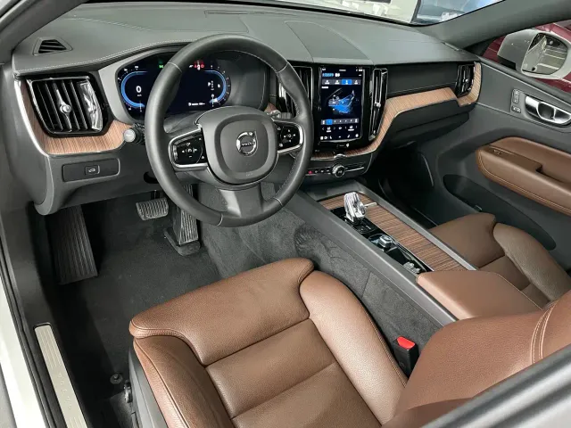 Volvo XC60 — Фото автомобиля 7