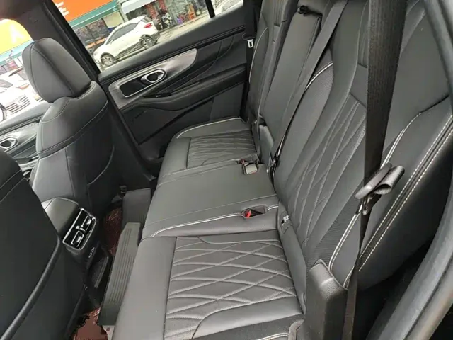 GAC Trumpchi GS8 — Фото автомобиля 16