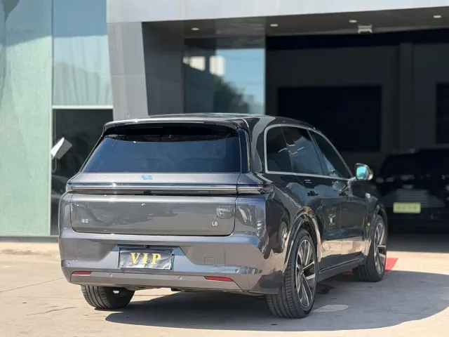 Li Auto L8 — Фото автомобиля 6
