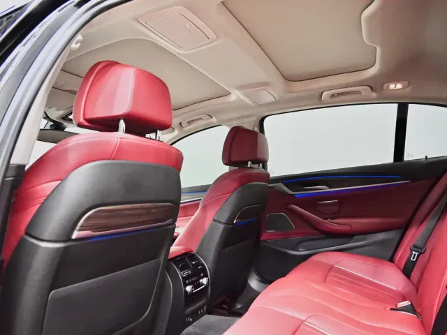 BMW 5 Series — Фото автомобиля 13
