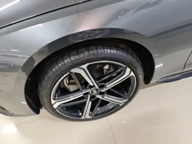 Audi A4L — Фото автомобиля 22