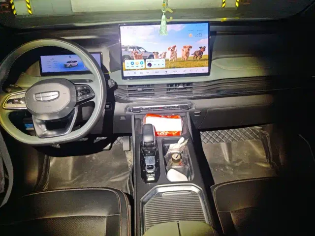 Geely Haoyue L 2024 Model 2.0T DCT Premium — Фото автомобиля 11