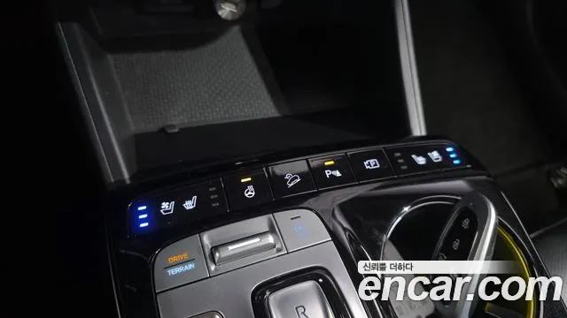 Hyundai Tucson Tucson (NX4) Дизель 2.0 2WD — Фото автомобиля 30