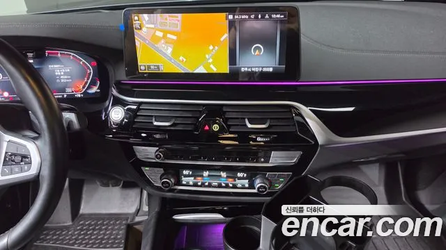 BMW 5 Series G30 — Фото автомобиля 24