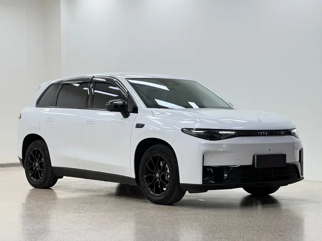 Leapmotor C10 — Фото автомобиля 3