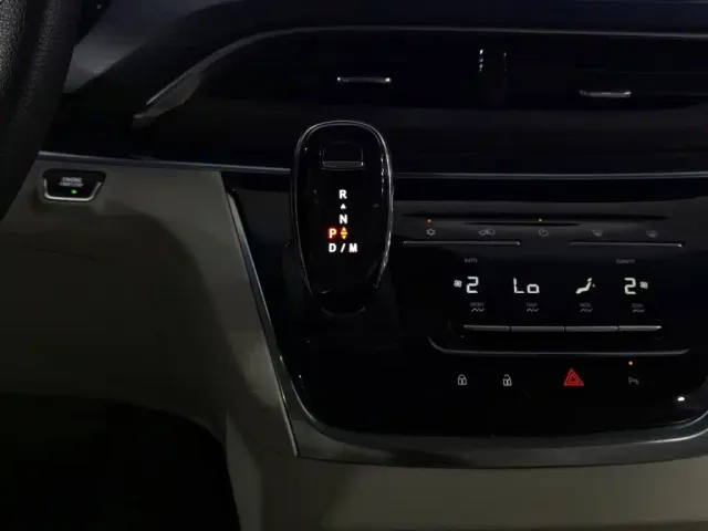 Buick Buick GL8 2023 Model Land Business Class Comfort — Фото автомобиля 13