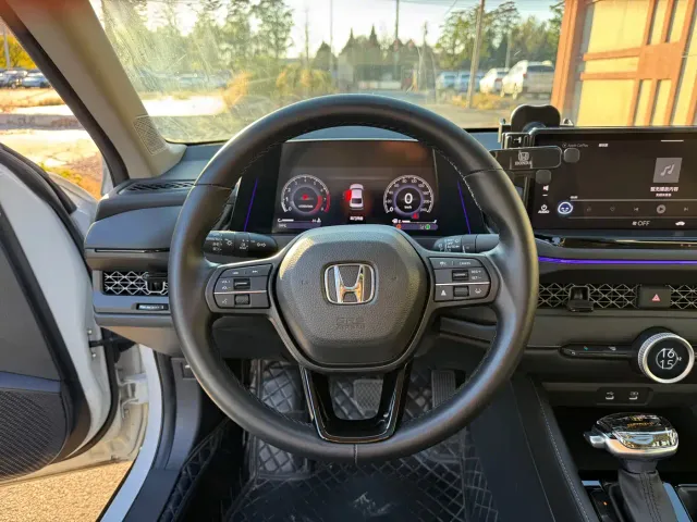 Honda Accord — Фото автомобиля 12