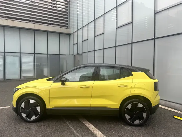 Volvo EX30 — Фото автомобиля 5