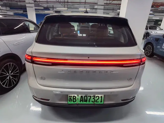 Leapmotor C10 — Фото автомобиля 8