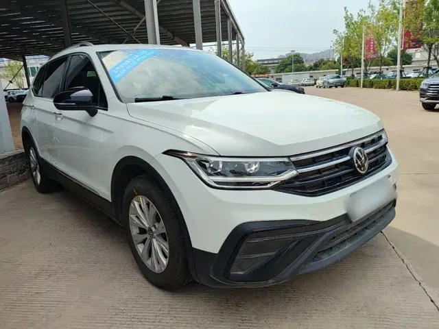 Volkswagen Tiguan L — Фото автомобиля 3