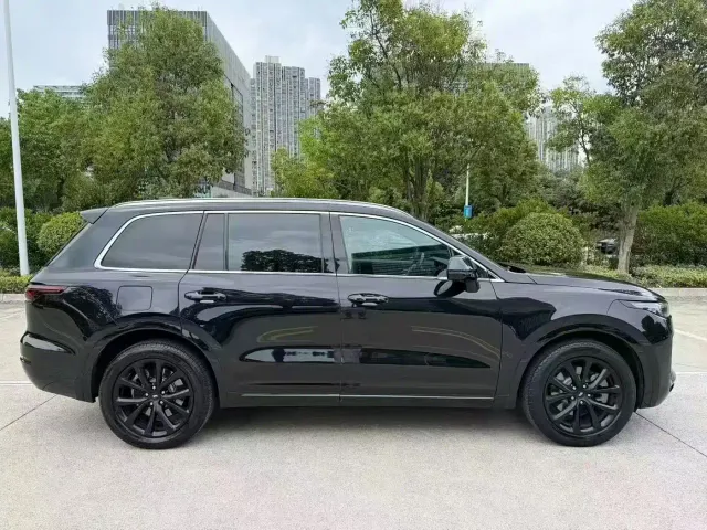 Li Auto ONE — Фото автомобиля 8
