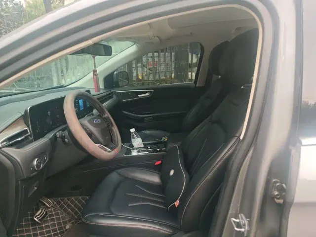 Ford Edge — Фото автомобиля 11