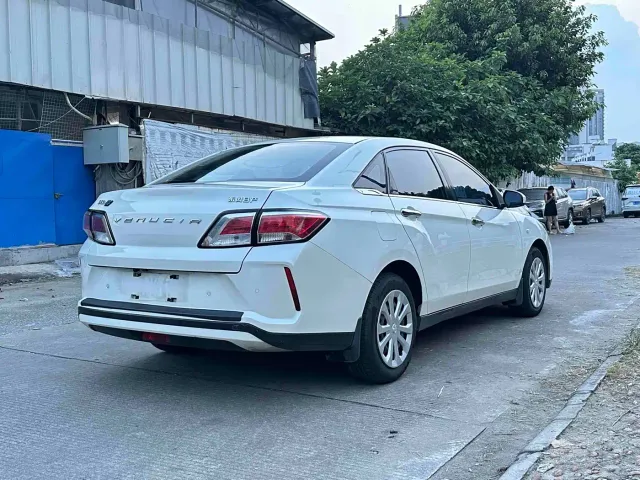 Venucia D60 EV — Фото автомобиля 4