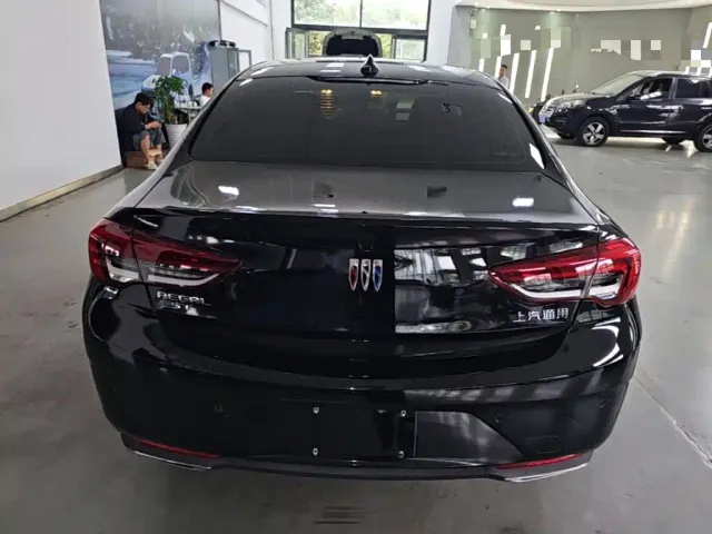 Buick Regal — Фото автомобиля 5