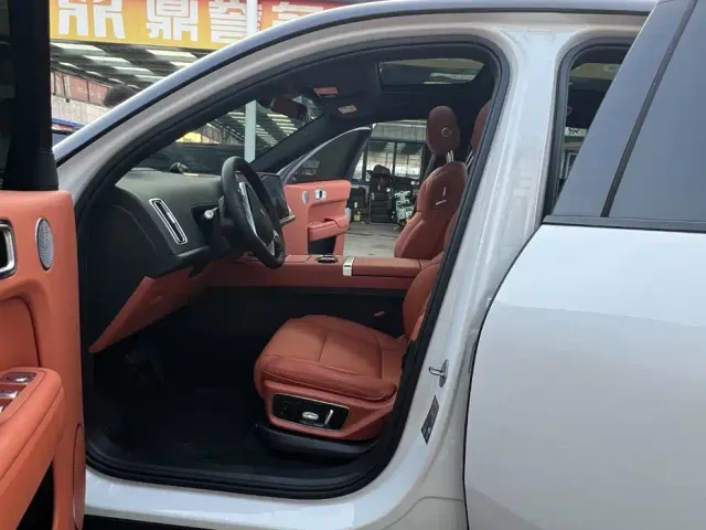 Li Auto L7 — Фото автомобиля 15