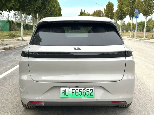 Li Auto L6 — Фото автомобиля 8