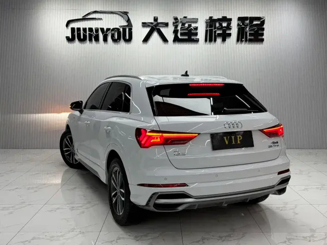 Audi Q3 — Фото автомобиля 4