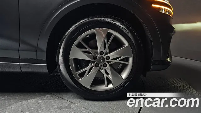 Genesis GV70 2.5T Бензин 2WD — Фото автомобиля 21