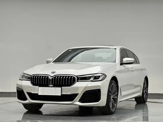 Фотография автомобиля — BMW 5 Series
