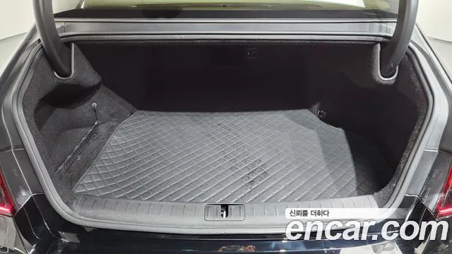 Genesis G90 Бензин 3.5 турбо AWD — Фото автомобиля 19