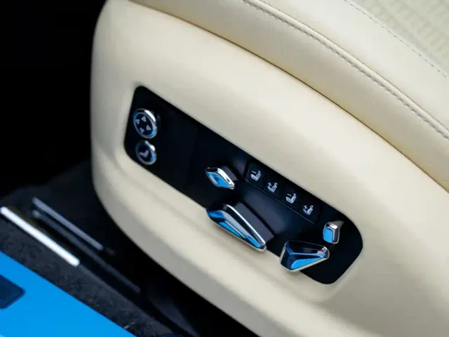 Bentley Flying Spur — Фото автомобиля 12