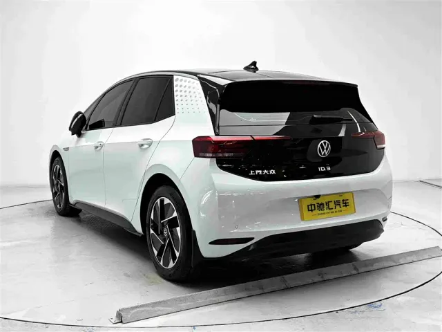 Volkswagen ID.3 — Фото автомобиля 18