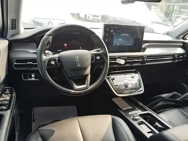 Lincoln Corsair — Фото автомобиля 9