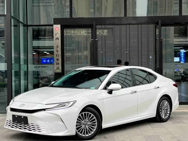 Фотография автомобиля — Toyota Camry