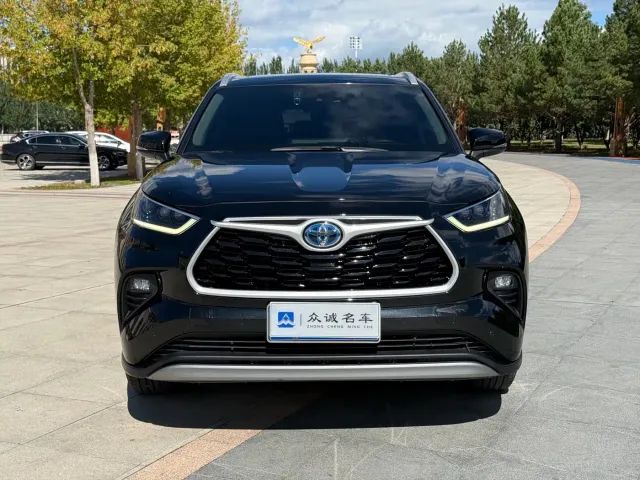 Toyota Highlander — Фото автомобиля 3
