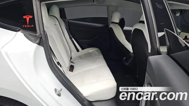 Tesla Model 3 — Фото автомобиля 16