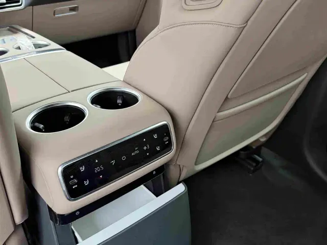 Li Auto L8 — Фото автомобиля 6