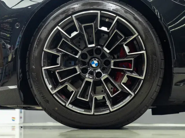 BMW M5 — Фото автомобиля 22