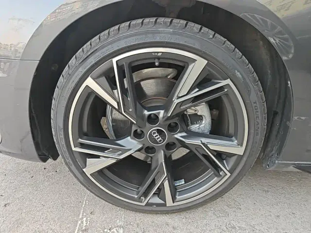 Audi A4L — Фото автомобиля 22
