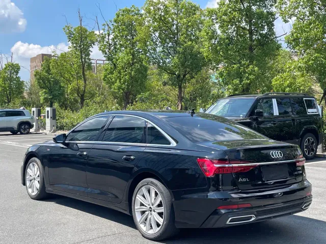 Audi A6L — Фото автомобиля 16