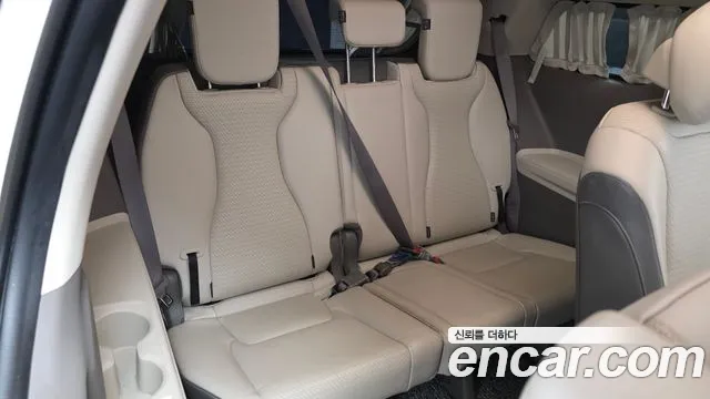 Kia Carnival Generation 4 — Фото автомобиля 18