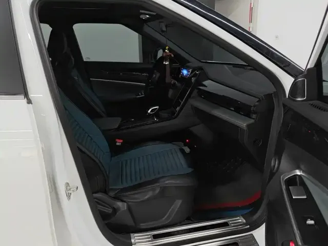 Geely Boyue — Фото автомобиля 8
